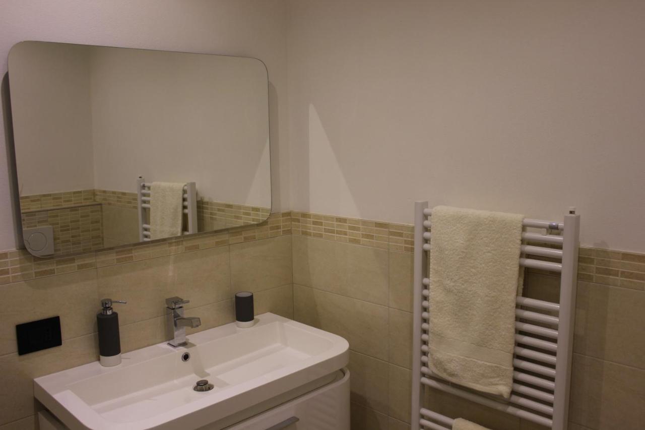 オメーニャCasa Simoneアパートメント エクステリア 写真